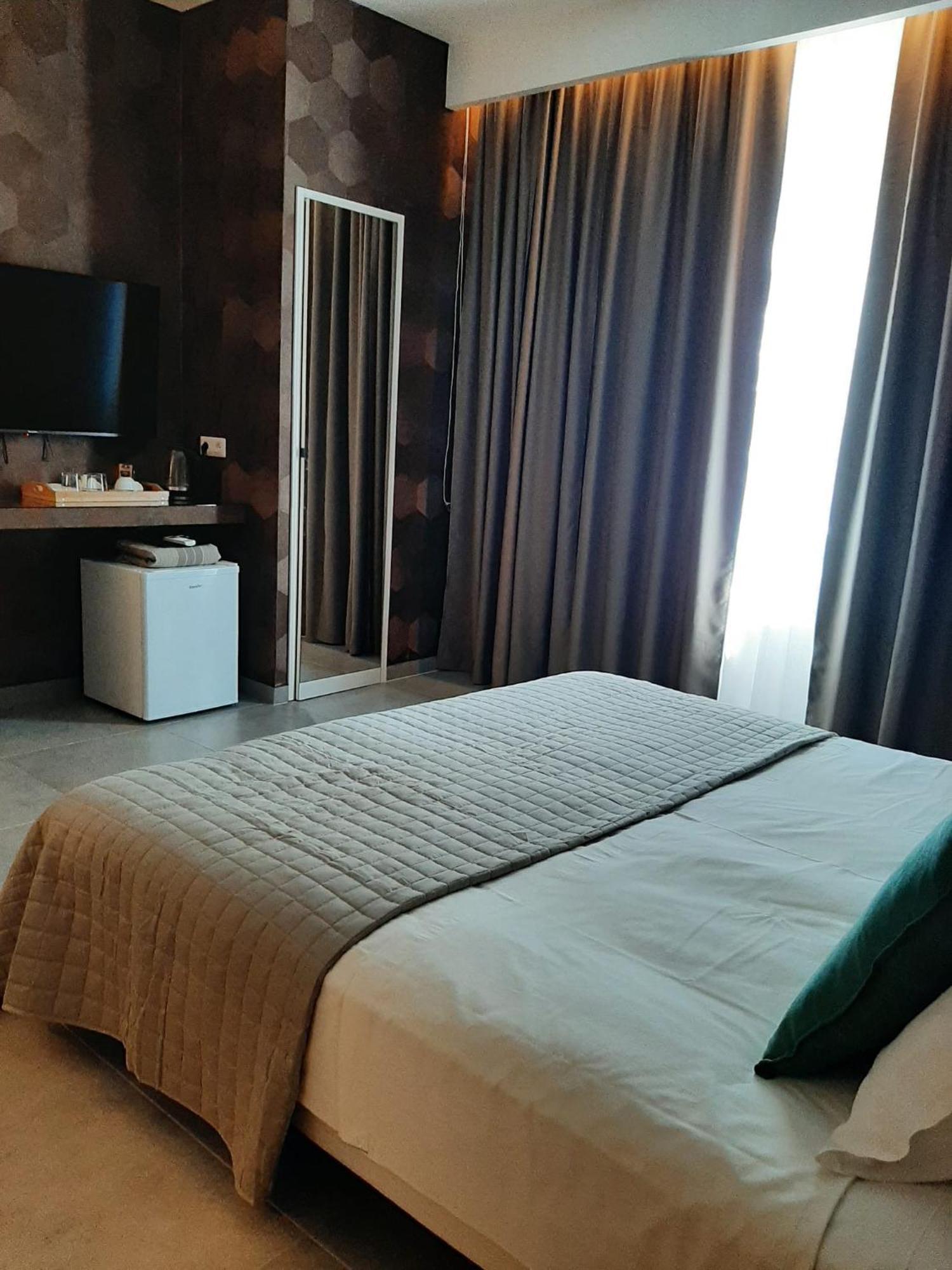 Baaria House Hotel Barcellona-Pozzo di Gotto Dış mekan fotoğraf