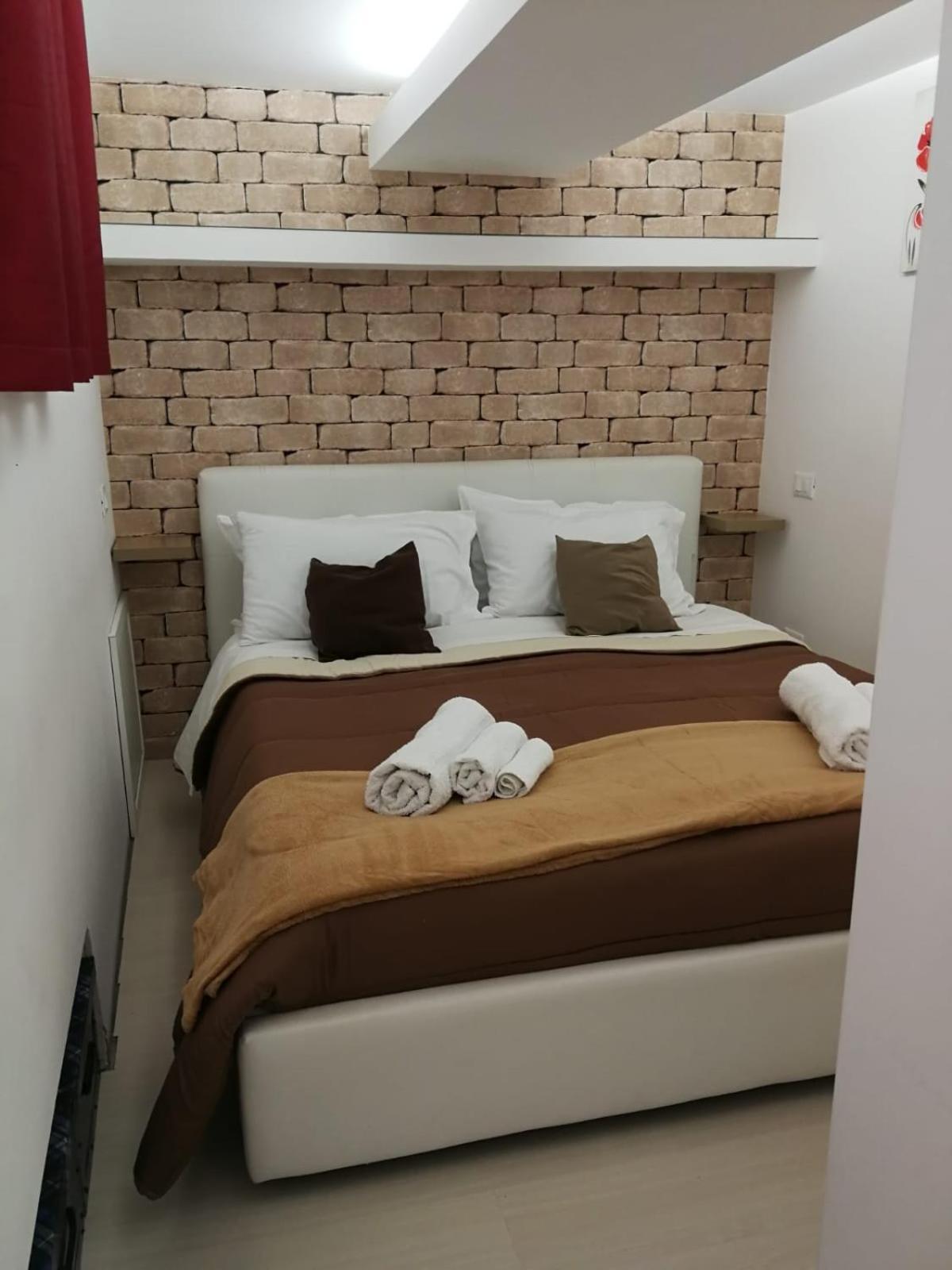 Baaria House Hotel Barcellona-Pozzo di Gotto Dış mekan fotoğraf